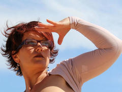 Popp-Sylvie-hot - female with red hair webcam at xLoveCam