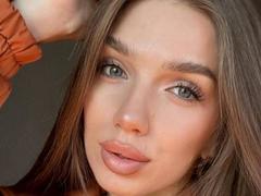PortiaKomer - female with brown hair webcam at xLoveCam