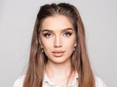 PortiaKomer - female with brown hair webcam at xLoveCam