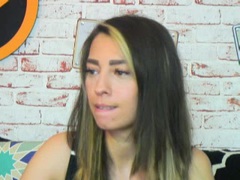AllureRose - female with brown hair webcam at xLoveCam
