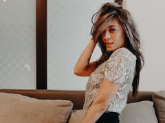 AllureRose - female with brown hair webcam at xLoveCam