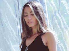 AllureRose - female with brown hair webcam at xLoveCam