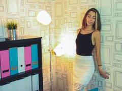 AllureRose - female with brown hair webcam at xLoveCam