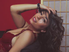 AllureRose - female with brown hair webcam at xLoveCam