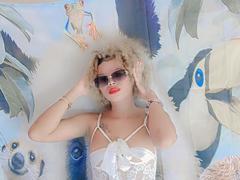 PrettaHott from xLoveCam