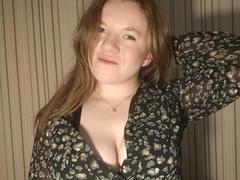 PrettyVoron - female with red hair and  big tits webcam at xLoveCam
