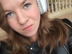 PrettyVoron from xLoveCam