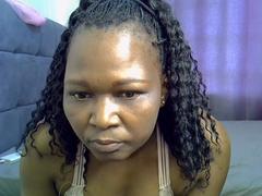 PrettyAriah - female webcam at xLoveCam