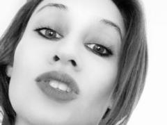 Erika9251 - female webcam at xLoveCam