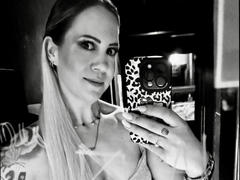 PrettyKaty27-hot from xLoveCam