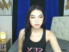 PrettyMika from xLoveCam