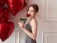 PrettyPia from xLoveCam
