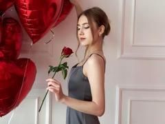 PrettyPia from xLoveCam