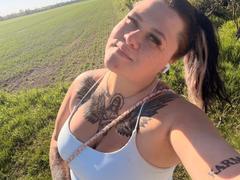 Prettyjosi-hot - female with black hair webcam at xLoveCam
