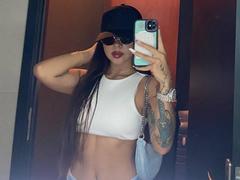 PrincessMiley from xLoveCam