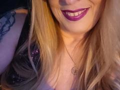 Purplelipss - blond female with  big tits webcam at LiveJasmin