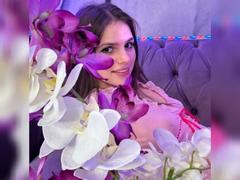 PussyOnLuckSilk - female with brown hair and  small tits webcam at ImLive