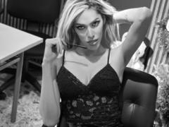 Putinna - blond shemale with  small tits webcam at xLoveCam