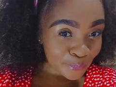 QueenBebe from xLoveCam
