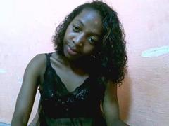 QueenBella69 from xLoveCam