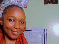 QueenCandyy from xLoveCam