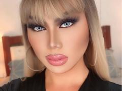QueenDomVictoria - shemale webcam at xLoveCam