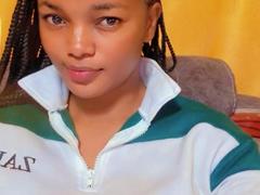 QueenIvy - female with black hair webcam at xLoveCam
