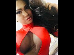 QueenNhicolle-hot - shemale with black hair webcam at xLoveCam