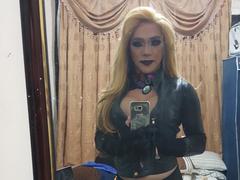 QueenOfPainSasha - shemale webcam at xLoveCam