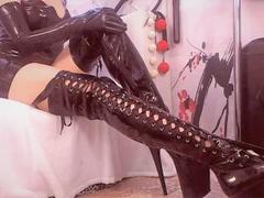 XtremeLove - female with brown hair webcam at xLoveCam