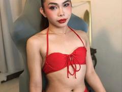 QueenSelfSucker-hot - female with black hair webcam at xLoveCam
