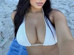 QueenValentina-hot - female with black hair webcam at xLoveCam