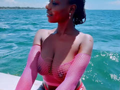 Queen-Adora-hot - female with black hair webcam at xLoveCam