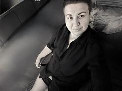 RachelExcite - female with brown hair webcam at xLoveCam