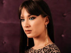 RachelHood - female with brown hair webcam at LiveJasmin
