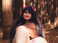 RadiantBebe from xLoveCam