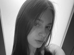 Raichell - female with brown hair webcam at xLoveCam