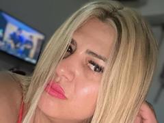 Raluq - blond female webcam at xLoveCam