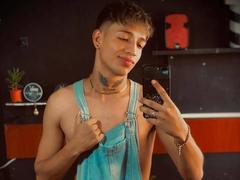 RandyCruzz - male webcam at xLoveCam