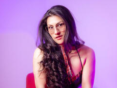 RapZelly - female webcam at xLoveCam