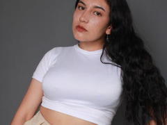 MargaritaDudole - female with brown hair and  big tits webcam at LiveJasmin