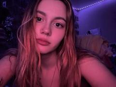RaynaClayman - female webcam at xLoveCam