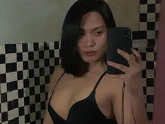 RECCA-hot - female with black hair webcam at xLoveCam
