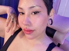 JadeValente - female with brown hair webcam at LiveJasmin