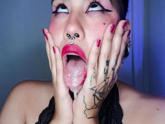 JadeValente - female with brown hair webcam at LiveJasmin