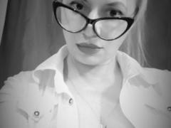 RebeccaDarling - blond female with  small tits webcam at xLoveCam