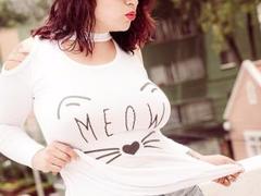 ConnyCastillo - female with brown hair and  big tits webcam at LiveJasmin