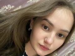 ReginaLynne - female with brown hair and  big tits webcam at xLoveCam