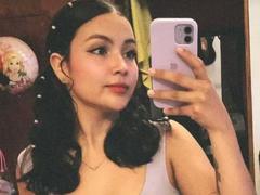 Reisslin - female with black hair and  big tits webcam at StripChat
