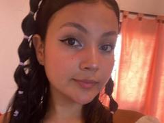 Reisslin - female with black hair and  big tits webcam at StripChat
